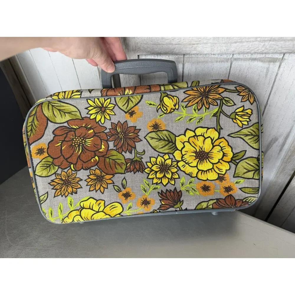 Vintage BANTAM TRAVEL 1960’s Fabric Canvas Yellow Gray Floral Suitcase Retro